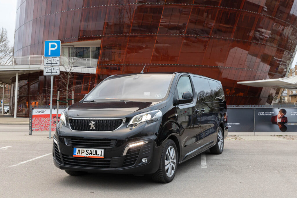 PEUGEOT TRAVELLER